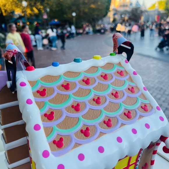 Disney Parks Mickey & Minnie Holiday Gingerbread House Popcorn Bucket SO… - Picture 7 of 7